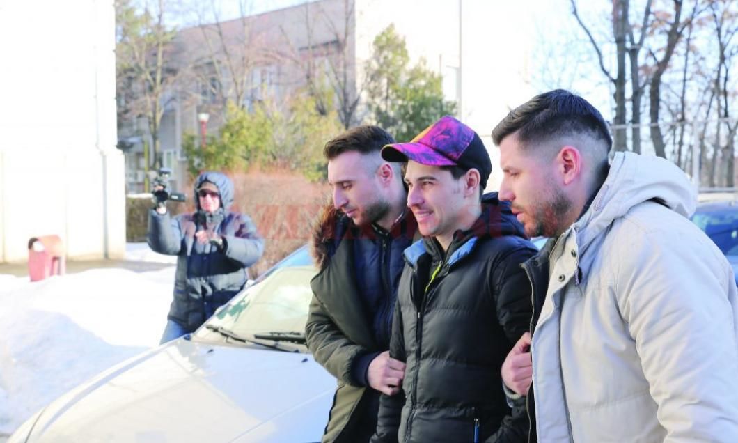 Un fotbalist român a jefuit o casă de pariuri cu un pistol de jucărie. Foto: DigiSport