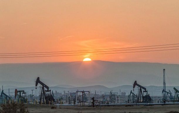 В докладе ООН говорится, что цена на нефть в 2016 году продолжит падать. Фото: gettyimages.com