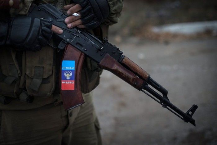 Ucraina: Centrul orașului Lugansk, blocat de omuleți verzi înarmați