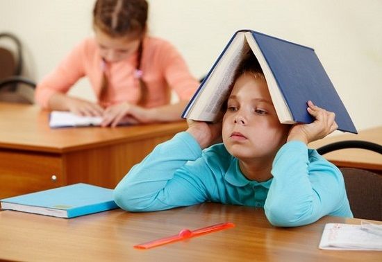 В одном из столичных лицеев учеников не выпускают на улицу даже на переменах.