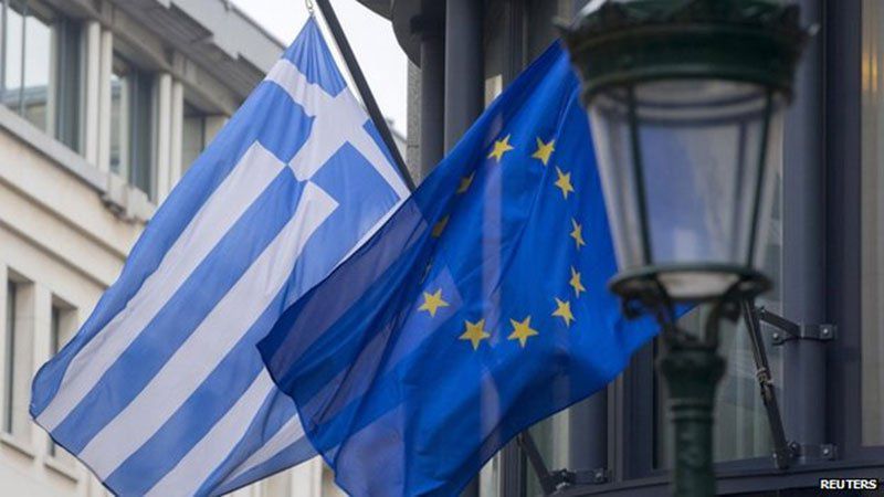 Страны еврозоны обсуждают вопрос о бридж-финансировании Греции.