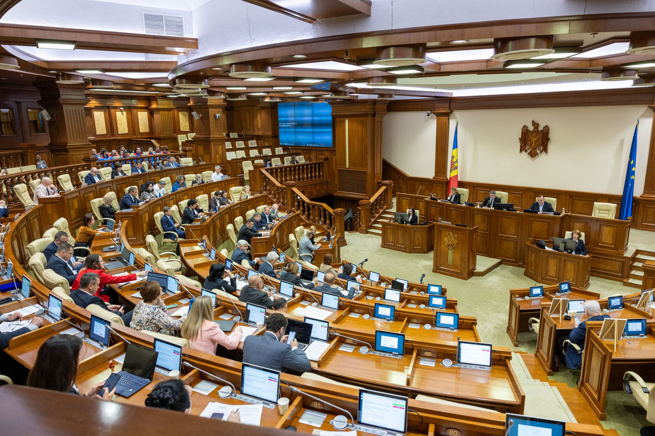 Deputații PAS resping inițiativa BCS de alocare a 50% din spațiul de raft pentru produsele autohtone.