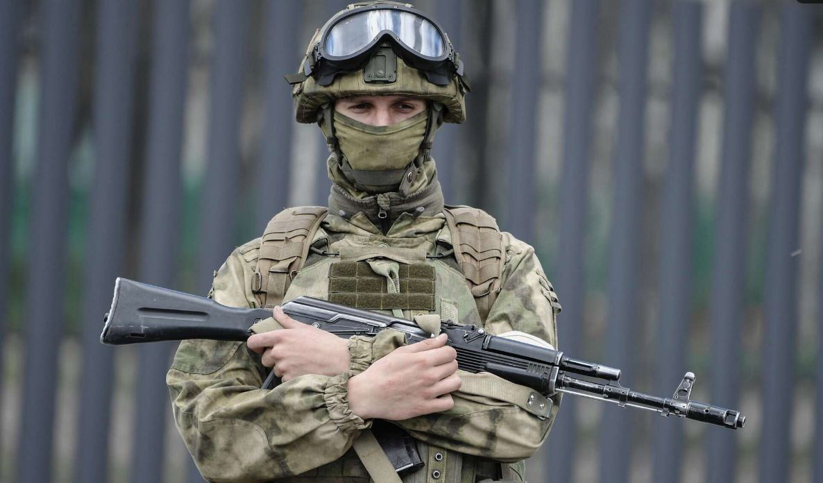 РФ готова ввести "режим тишины" для выхода с "Азовстали" при сдаче военных.