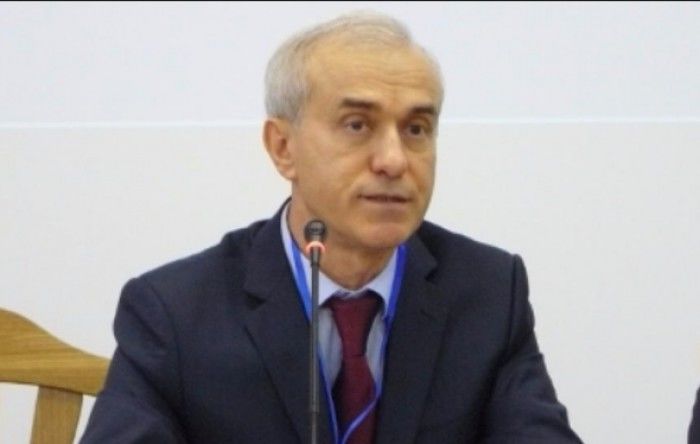 Fostul director al Apă-Canal, Constantin Becciev a fost restabilit ieri în funcție.