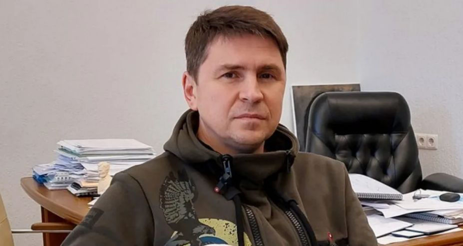 Подоляк - Маску, заявившему о "перевороте": Не читайте российские газеты.