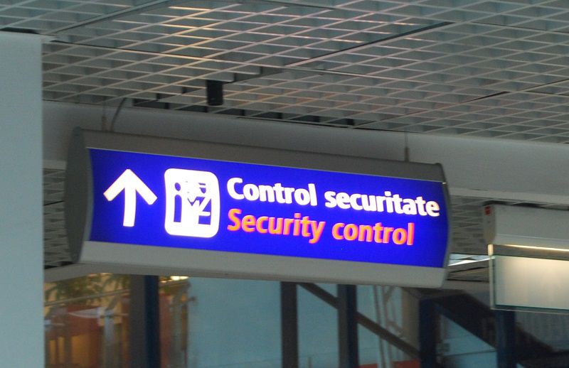 „Avia Invest” în colaborare cu Poliţia de Frontieră au dispus sporirea măsurilor de securitate pe Aeroportul Internaţional Chişinău în vederea siguranţei pasagerilor .