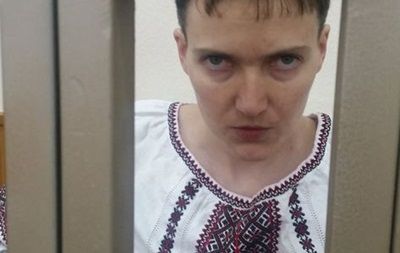 Летчица заявила, что объявит сухую голодовку, если ее удалят из зала суда, сообщил адвокат.