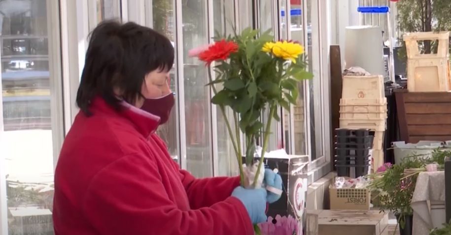 Продавцы цветов в столице протестовали против введенных мер.