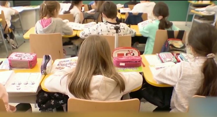В Румынии разработали три сценария начала учебного года.