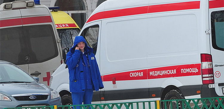 Причиной самоубийства мужчины с ребенком на юго-западе Москвы стала гибель супруги в ДТП.