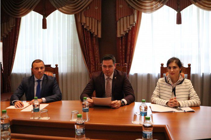 Ульяновски провел встречу со специальным докладчиком ООН.