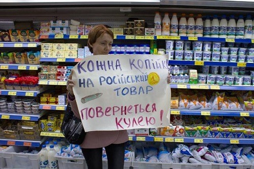 Экспорт в Россию упал на 25%, но Украина продает в Европу чугун и масло.