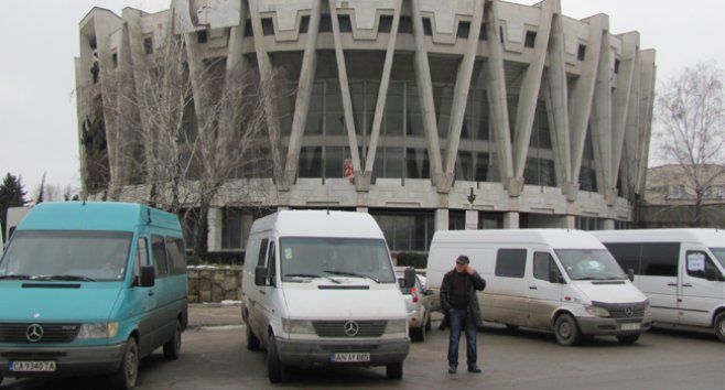 На молдавские микроавтобусы и их водителей дальнего следования участились нападения.
