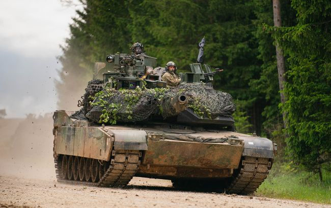 Un militar, reținut în SUA pentru că a transmis Rusiei informații secrete despre tancul Abrams.