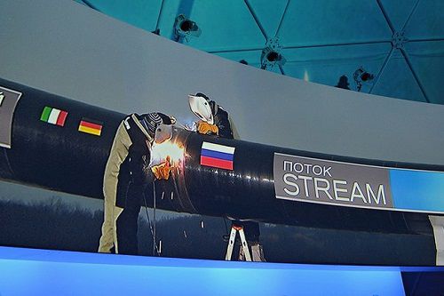 Отказ Российской Федерации от строительства «Южного потока» был вынужденным решением, на которое повлияли разногласия с Евросоюзом по поводу применения норм Третьего энергетического пакета ЕС к поставкам газа, транспортируемого по «Южному потоку».