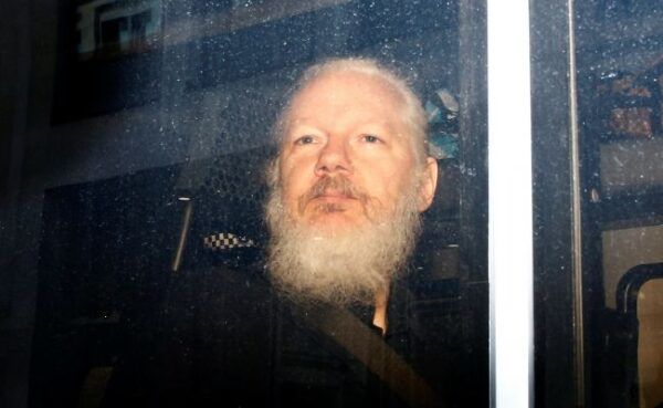 Основатель WikiLeaks Джулиан Ассанж перенес инсульт в тюрьме.