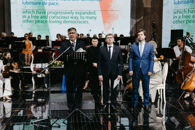 Посол Итальянской Республики в Республике Молдова Лоренцо Томассони.