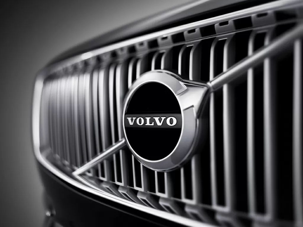 Volvo отказалась снизить цены на машины вслед за Tesla.