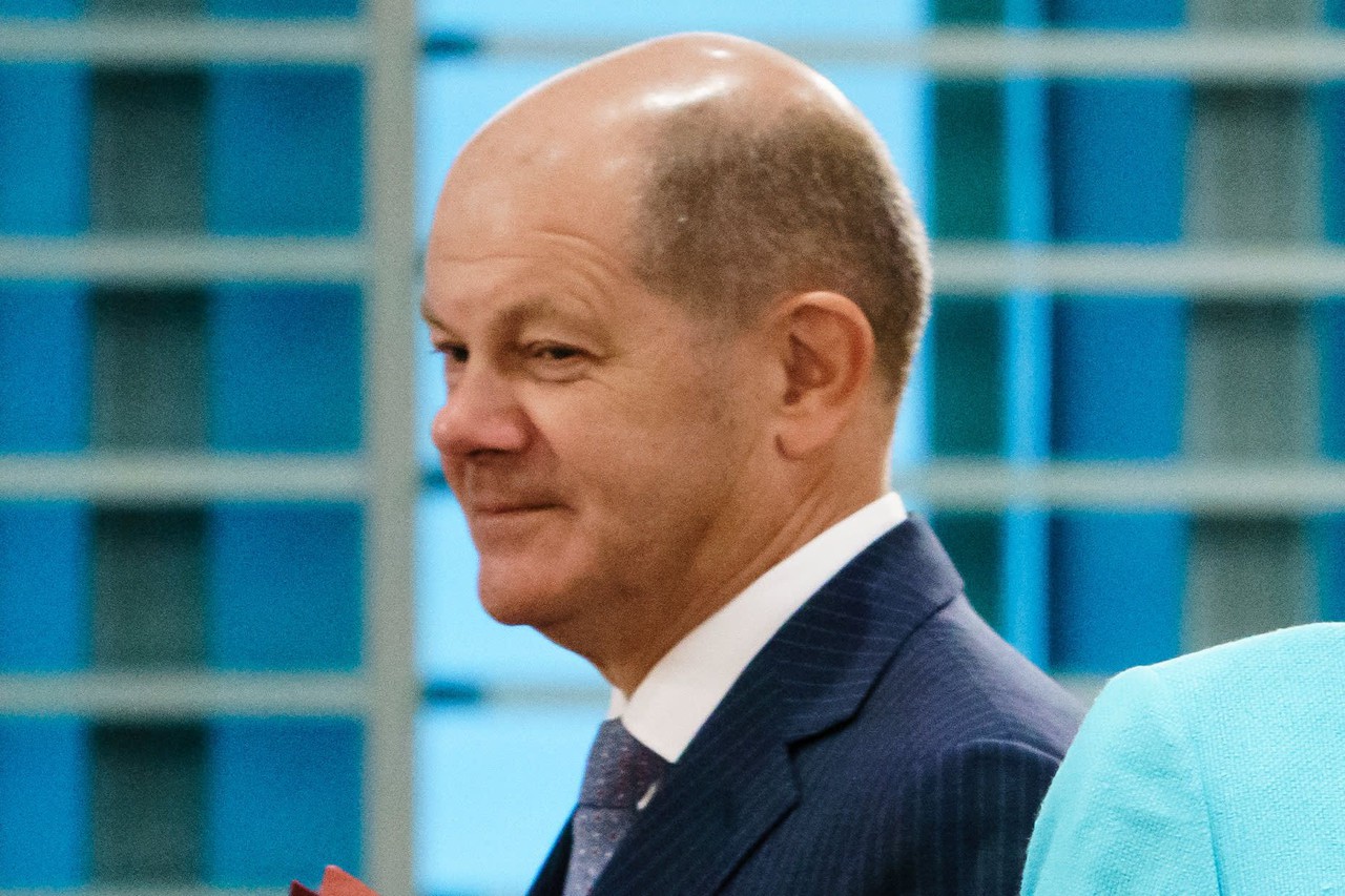 Шольц пошутил про срок пребывания Путина на посту.