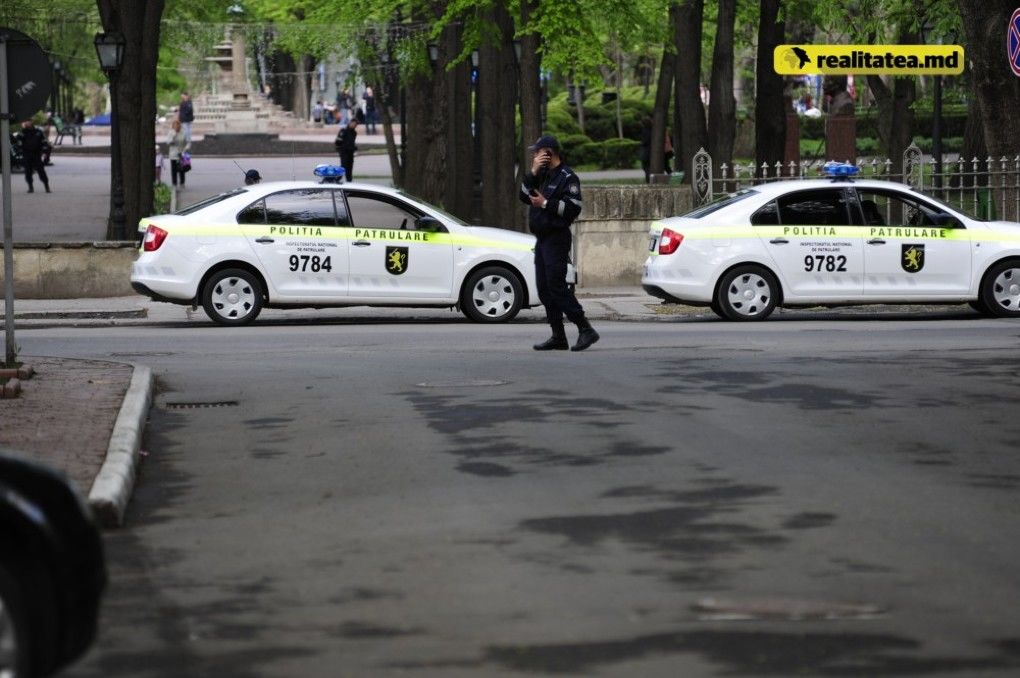 Полицейского задержали сразу после получения взятки.