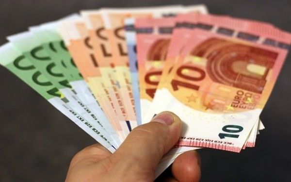 Bărbat de 46 de ani, reținut de către SPIA pentru trafic de influență. 