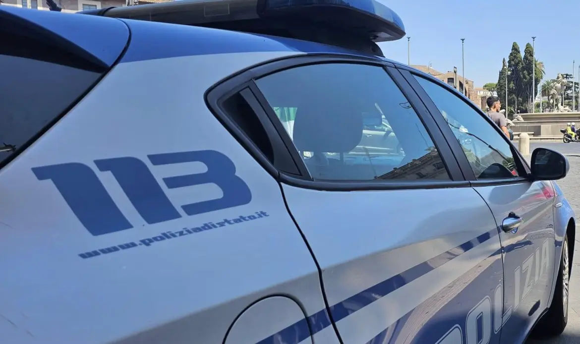 Un moldovean, arestat în Italia după ce a încercat să-și stranguleze fosta parteneră.