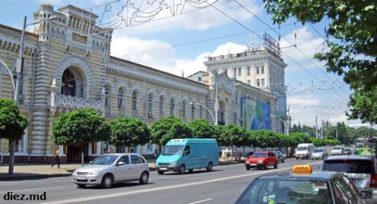 Pilonii vechi din capitală urmează să fie verificaţi. Foto: diez.md