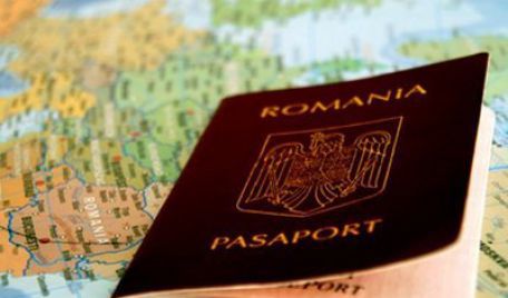Pentru cetăţenia şi paşaportul unei ţări din UE sunt cerute sume cuprinse între 7.500 şi 15.000 de euro, mai scrie sursa.