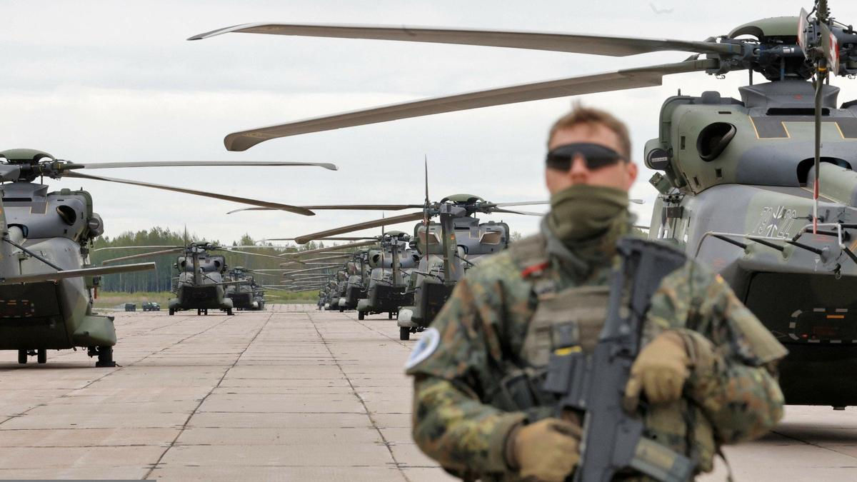 UE pregătește un plan de tip „Schengen militar” pentru a accelera deplasarea trupelor și a armamentului.