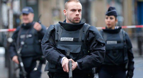 Poliția franceză l-a reținut pe fratele unui prieten al adolescentului de 16 ani care a deschis focul joi într-un liceu din Grasse.