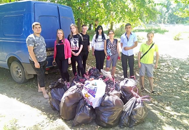 Активисты очистили от мусора пляж между Тирасполем и Суклеей.
