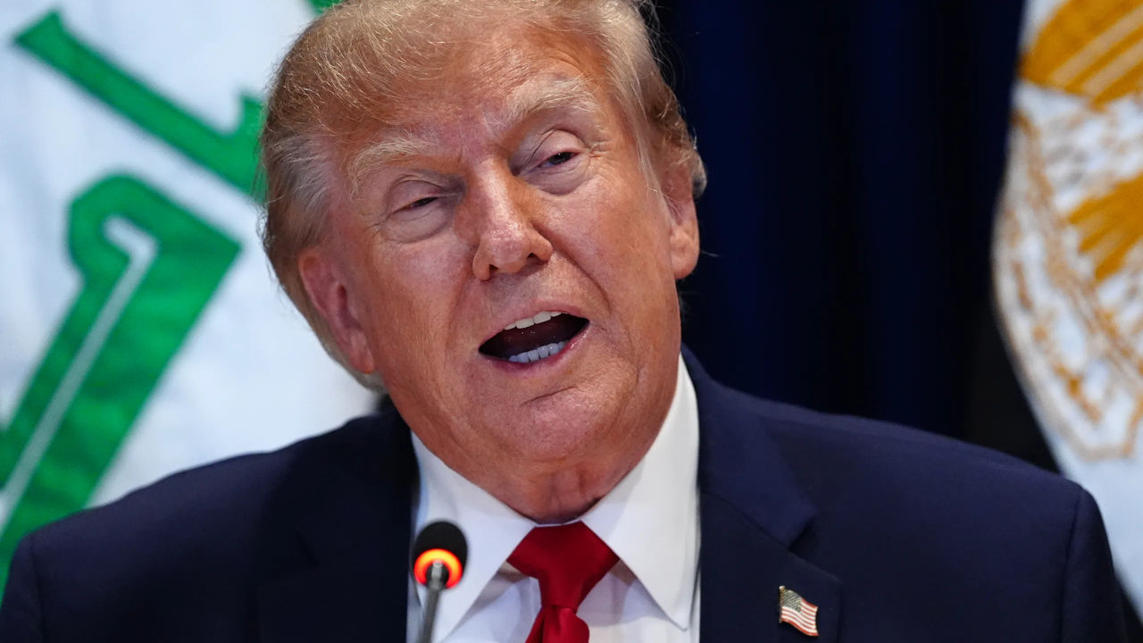 Trump: Zelenski a acceptat să încetinească atacurile asupra rafinăriilor de petrol din Rusia.