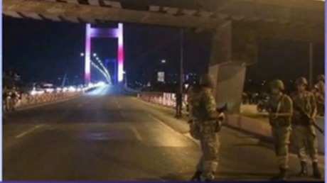 Stare de alertă în Turcia după ce la Ankara și în Istanbul au fost raportate focuri de armă.