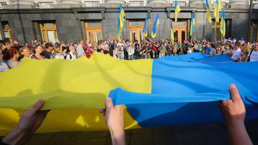 Почти 70% украинцев сочли, что страна идет в неправильном направлении.