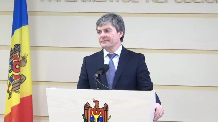 Fostul viceministru al Economiei, Valeriu Triboi, va sta încă 30 de zile în arest la domiciliu. Foto: diez.md