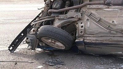 Născut în cămaşă: Nevătămat, deşi maşina în care se afla s-a răsturnat. Foto: prime.md