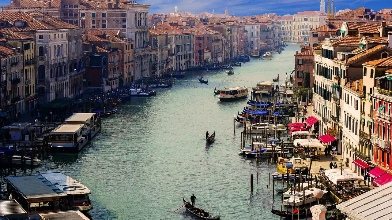 Veneția va percepe taxa de intrare pentru turiștii de o zi și în 2025.
