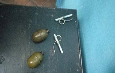 В метро Киева задержали пассажира с гранатами.