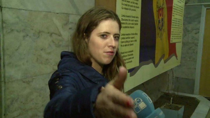 O tânără din Capitală și-a chemat toți amanții la ziua de naștere. Foto: publika.md