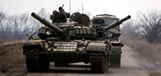 НАТО не раз обвиняла РФ в ввозе на Украину военной техники и солдат.