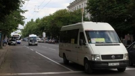 Conducătorii auto care traversează zona sunt atenționați să respecte semnalizarea rutieră temporară.
