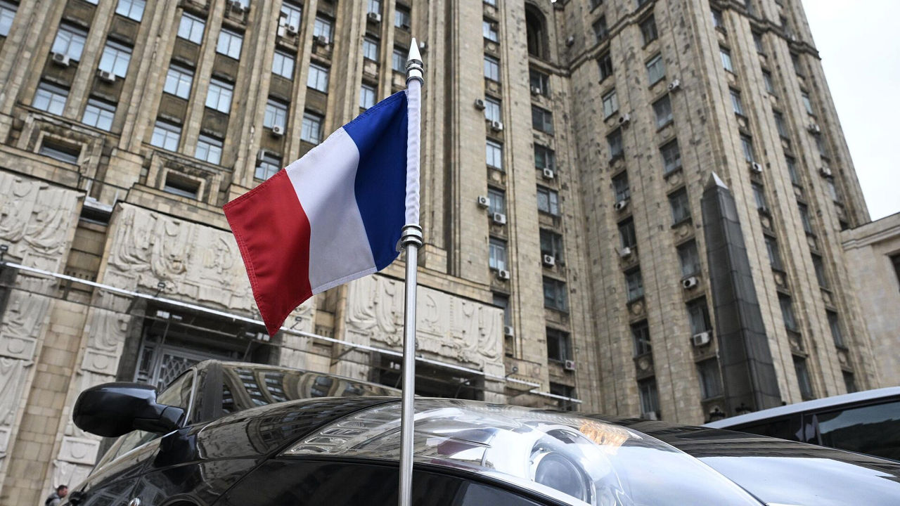 Франция обвинила РФ в запугивании после вызова своего посла.