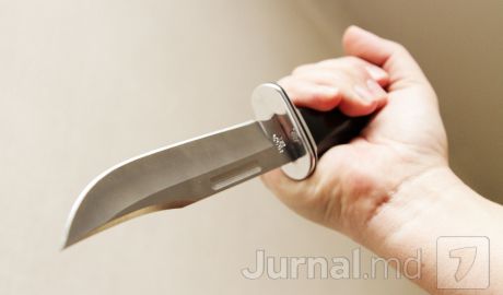 Албанец ножом несколько раз ударил пострадавшего в грудь и брюшную полость.
