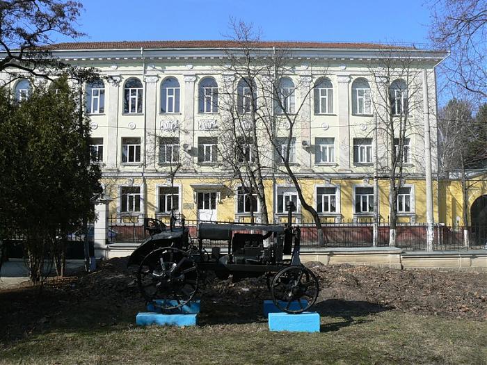Министерство просвещения подтверждает, что родителей не могут обязать внести определенные платежи в пользу учебных заведений.