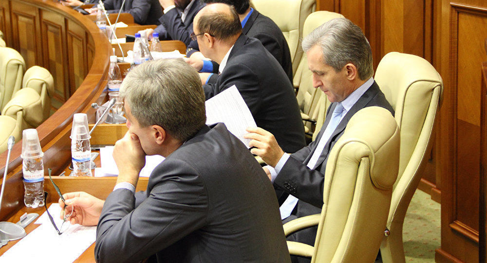 Pentru cei mai mulţi analişti politici poziţia Grupului Leancă din Parlament, contrar aparenţelor, rămâne o enigmă. Foto:  Sputnik/ Евгений Панасенко