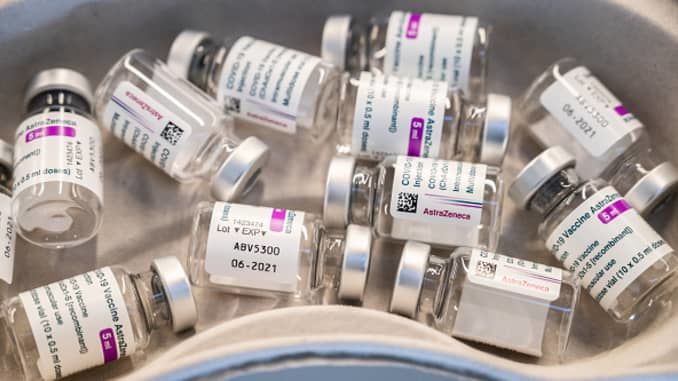 В Ирландии могут приостановить прививки вакциной AstraZeneca.