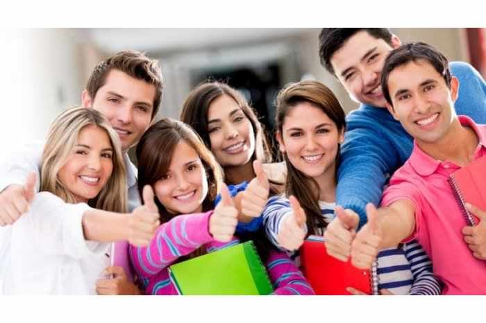 Tinerii care vor studia în România trebuie să deţină vize de lungă şedere de tip ”D”. 