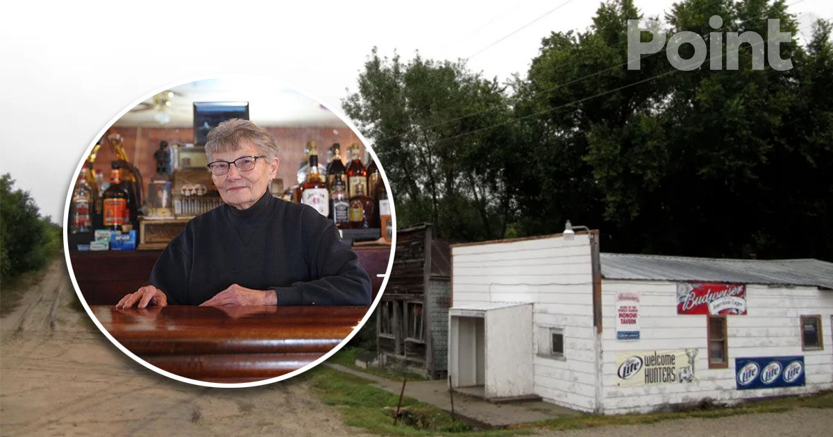 Мэр, библиотекарь и бармен в одном лице: 90-летняя женщина живет одна в целом городе.