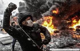 Potrivit Acordului de la Minsk, luni urma să înceapă retragerea armamentului greu de pe frontul din estul țării.
