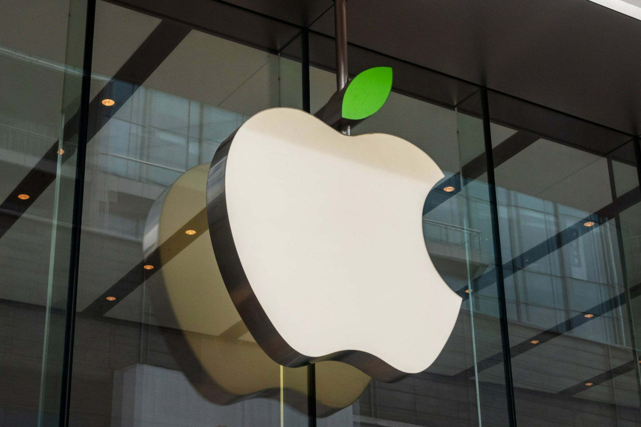 Apple начала массово расторгать контракты с внештатными сотрудниками.